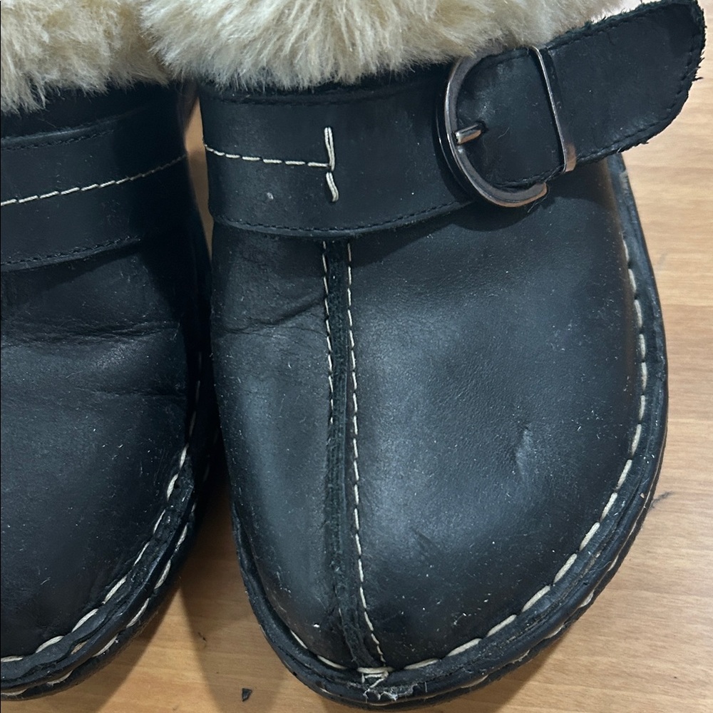Easy Spirit Black Leather Mule Clogs with Cream Fur Trim - Picture 7 of 8